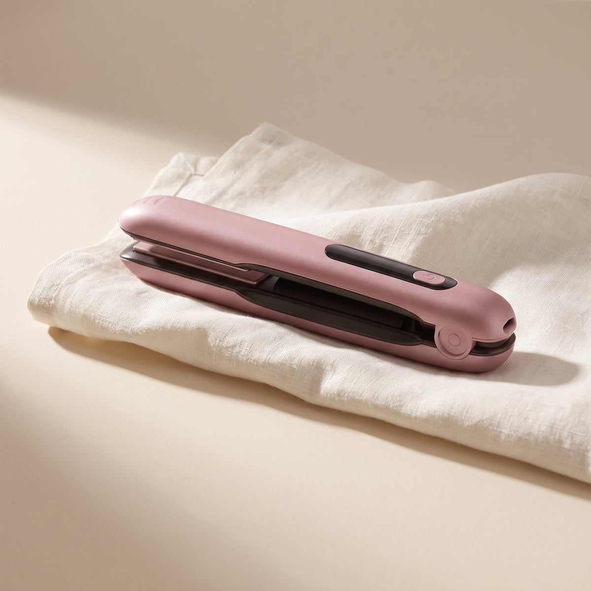 The Cordless Straightener